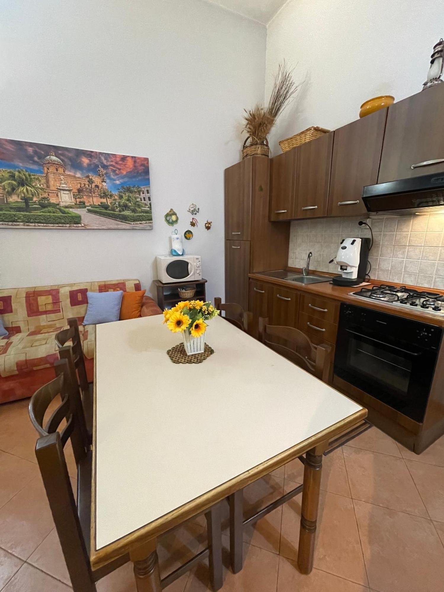 Apartament Hola Cathedral House Cadorna Palermo Zewnętrze zdjęcie